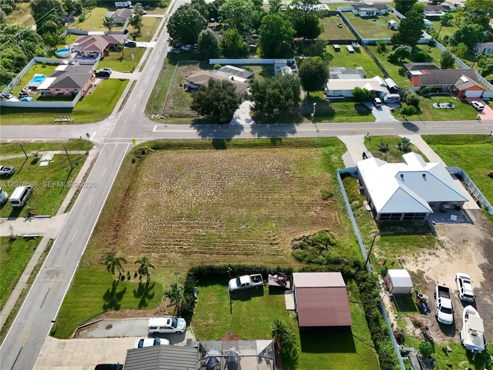 205 ARTHUR AVE Lehigh Acres, FL 33936