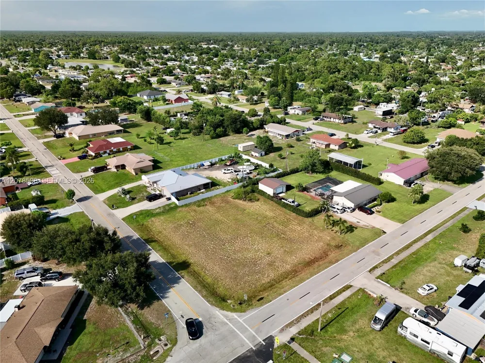 205 ARTHUR AVE Lehigh Acres, FL 33936