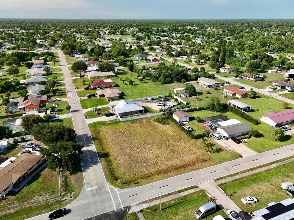 205 ARTHUR AVE Lehigh Acres, FL 33936