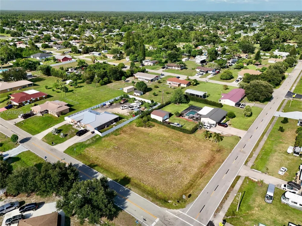 205 ARTHUR AVE Lehigh Acres, FL 33936