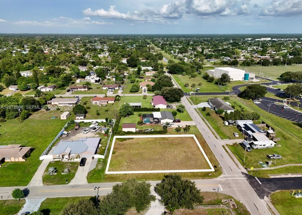 205 ARTHUR AVE Lehigh Acres, FL 33936