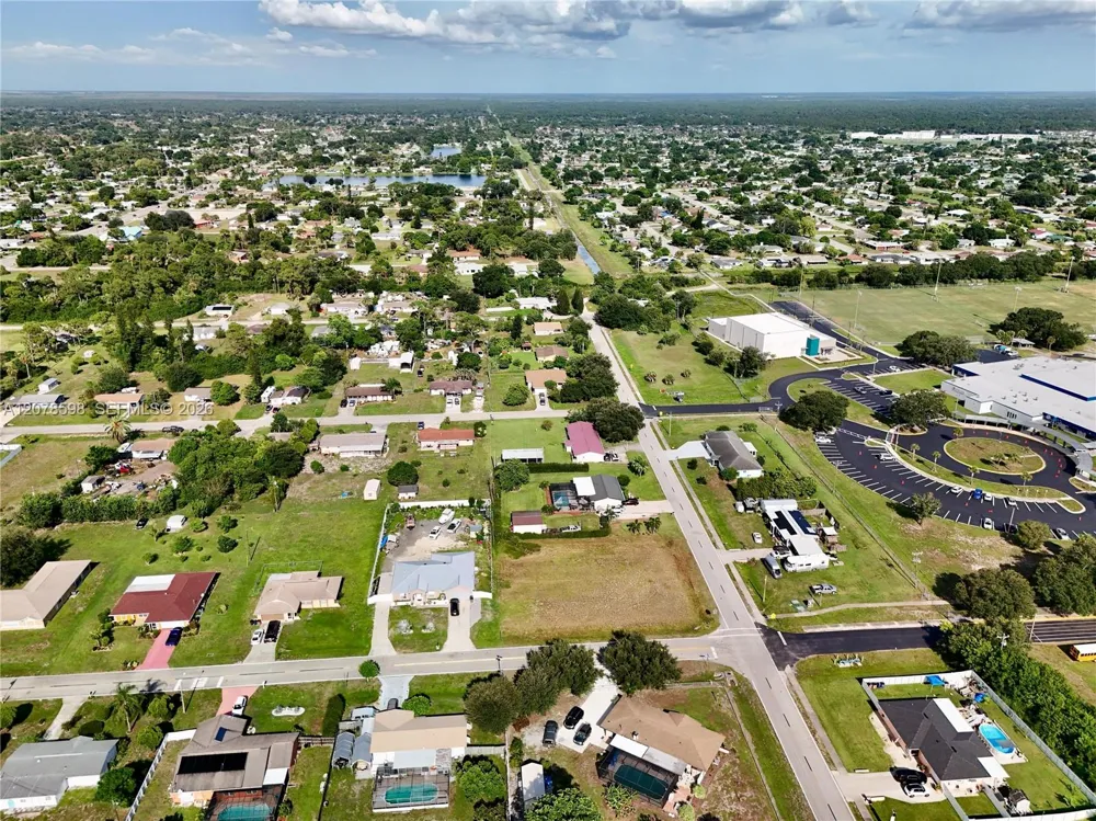 205 ARTHUR AVE Lehigh Acres, FL 33936