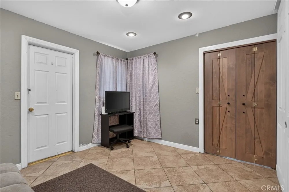 797 S Juanita St Hemet, CA 92543
