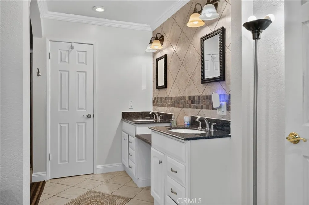 797 S Juanita St Hemet, CA 92543
