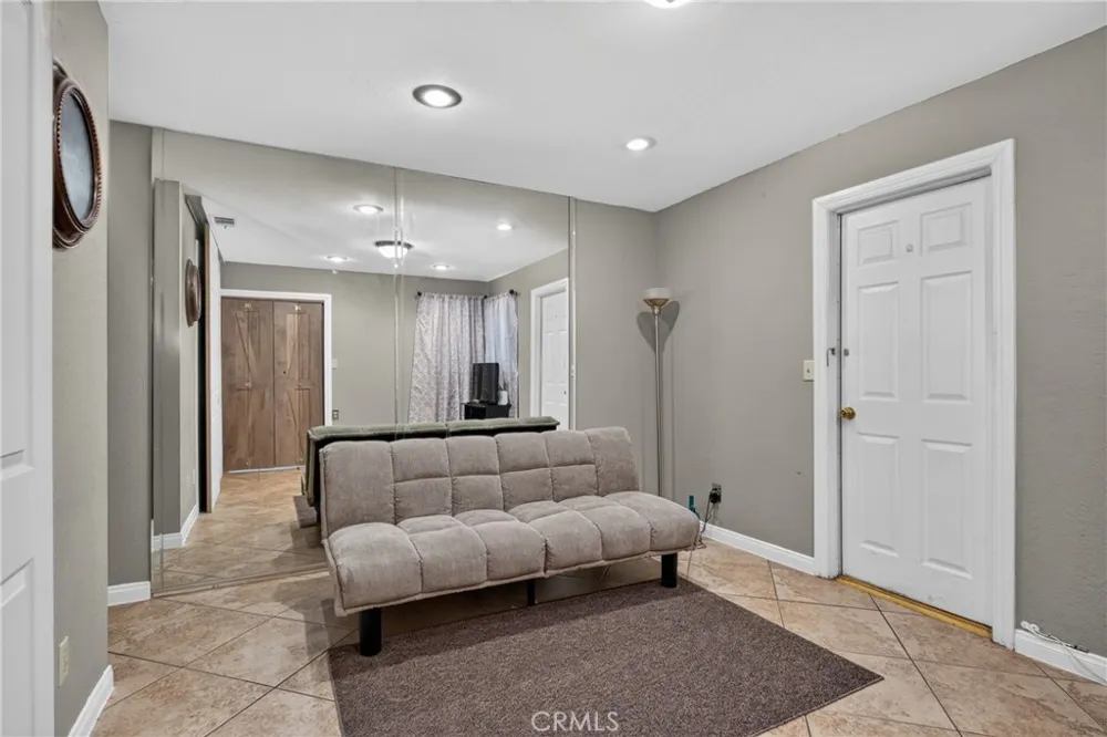 797 S Juanita St Hemet, CA 92543