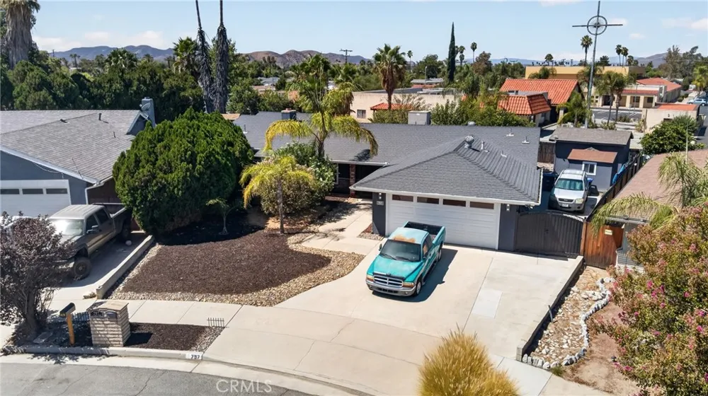 797 S Juanita St Hemet, CA 92543