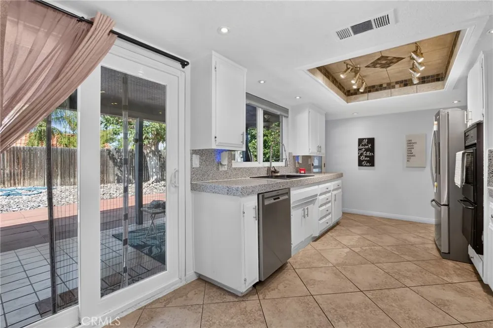 797 S Juanita St Hemet, CA 92543