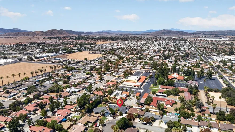 797 S Juanita St Hemet, CA 92543