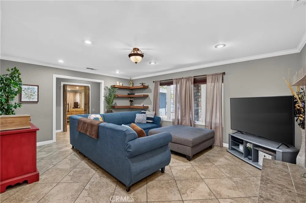 797 S Juanita St Hemet, CA 92543