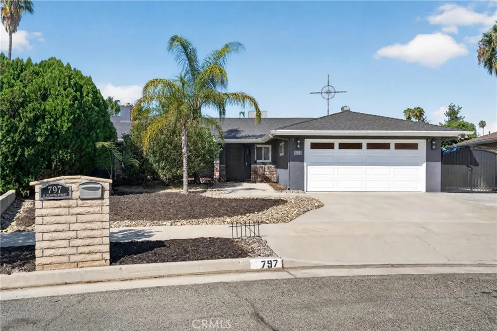 797 S Juanita St Hemet, CA 92543