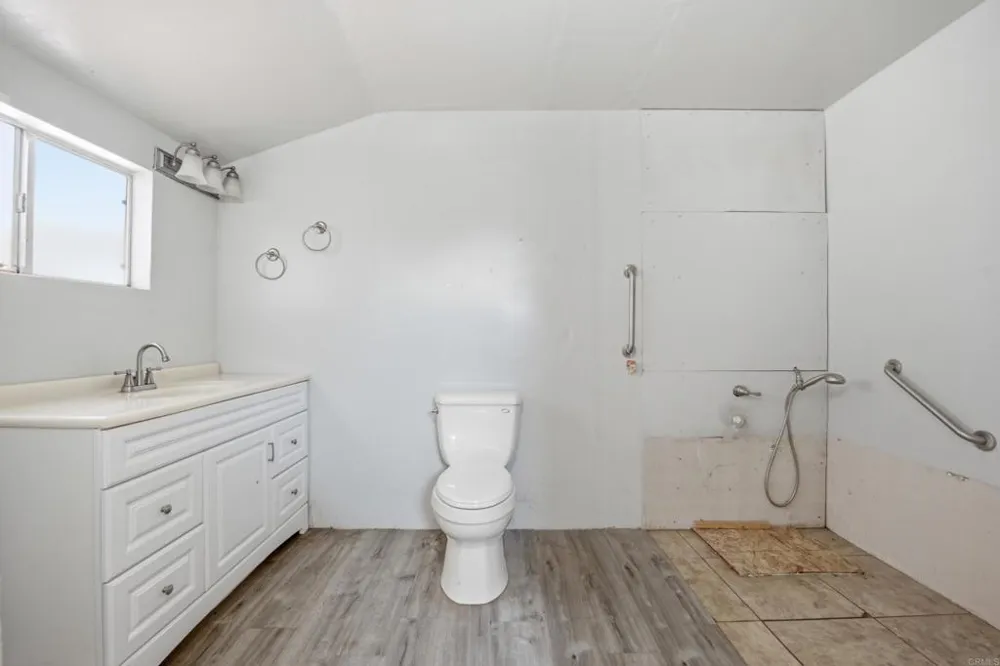 3012 Alta Drive National City, CA 91950