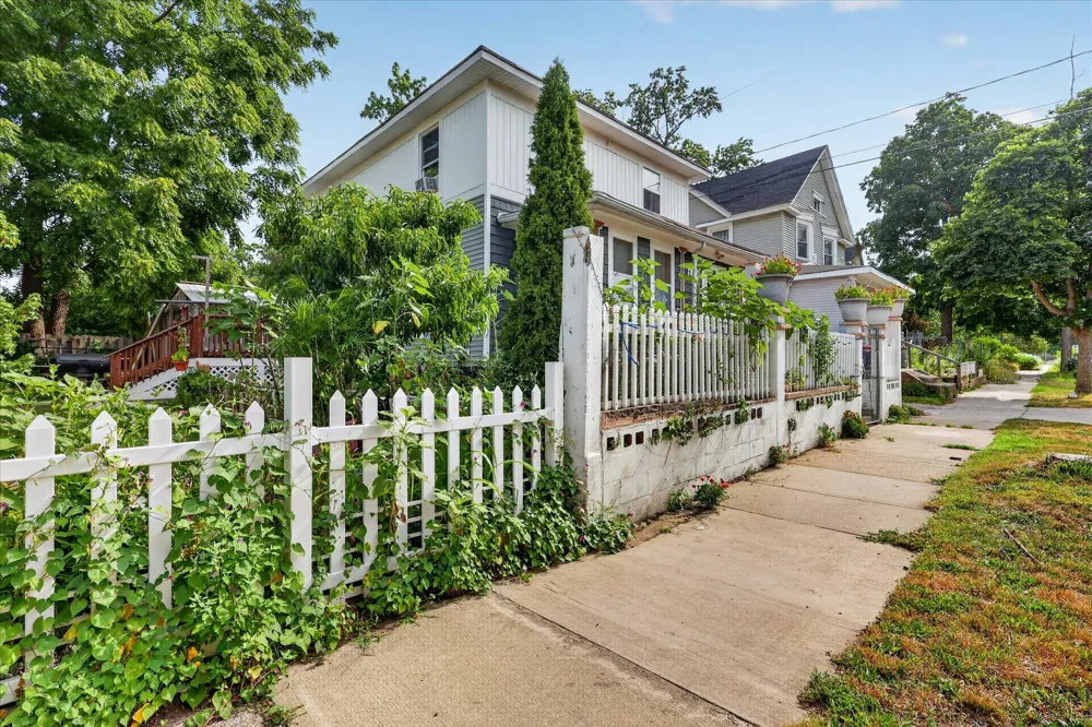 243 Delaware Street SE Grand Rapids, MI 49507