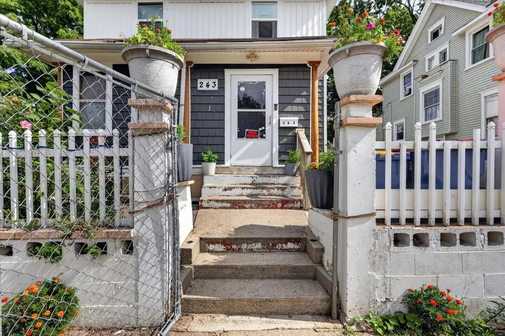 243 Delaware Street SE Grand Rapids, MI 49507