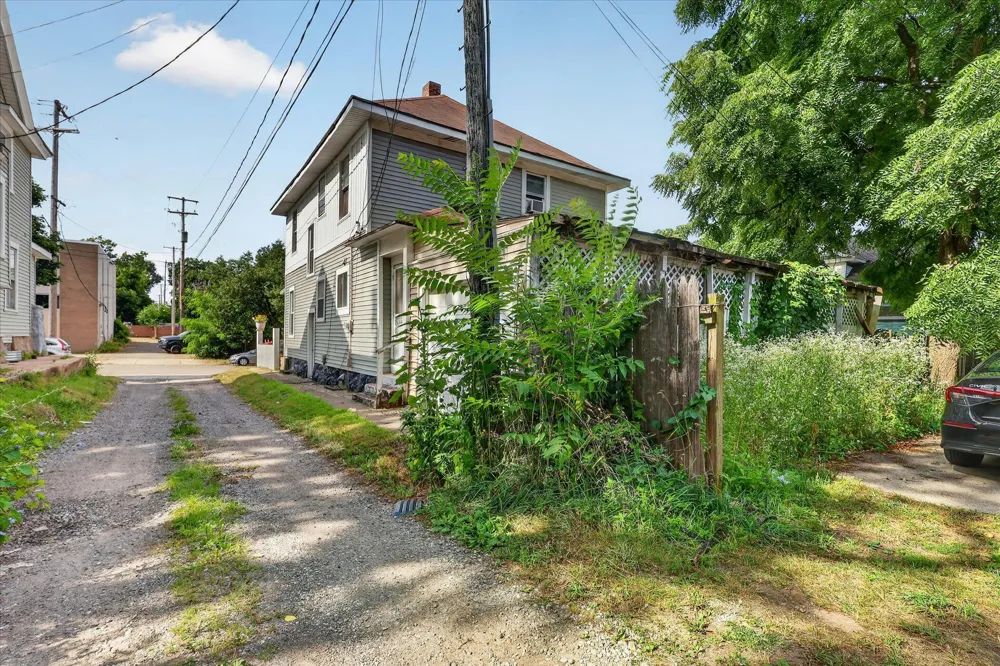 243 Delaware Street SE Grand Rapids, MI 49507