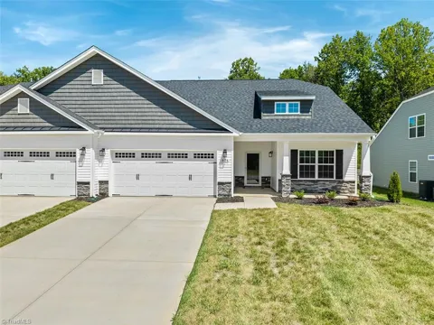 806 Dewfield Cove