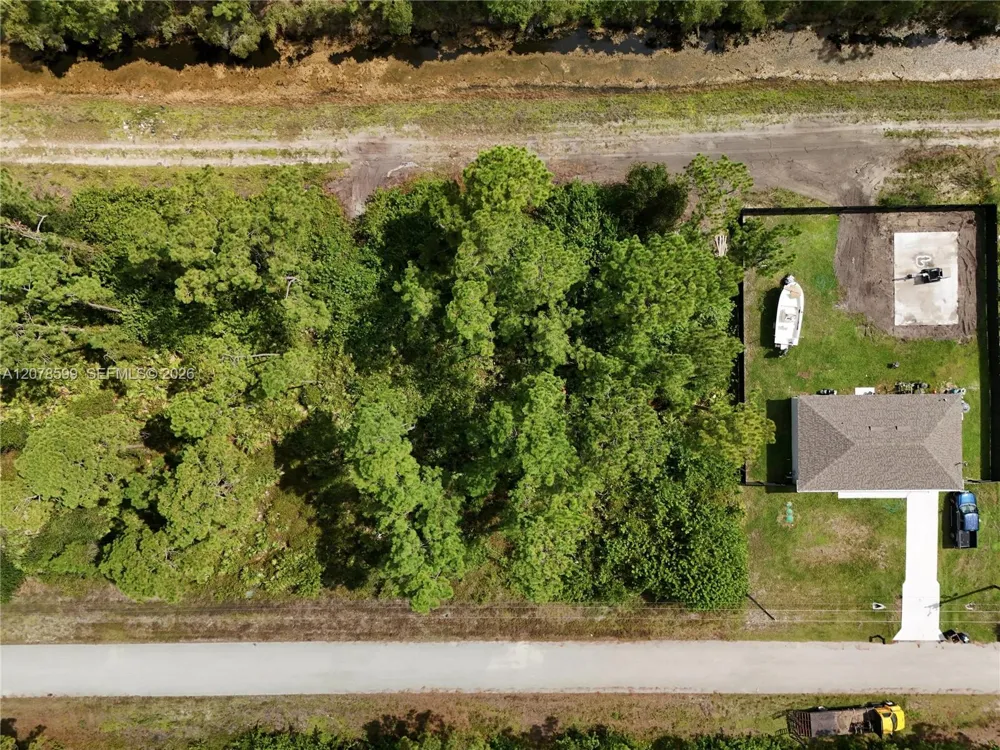 1114 CRAFT ST E Lehigh Acres, FL 33974