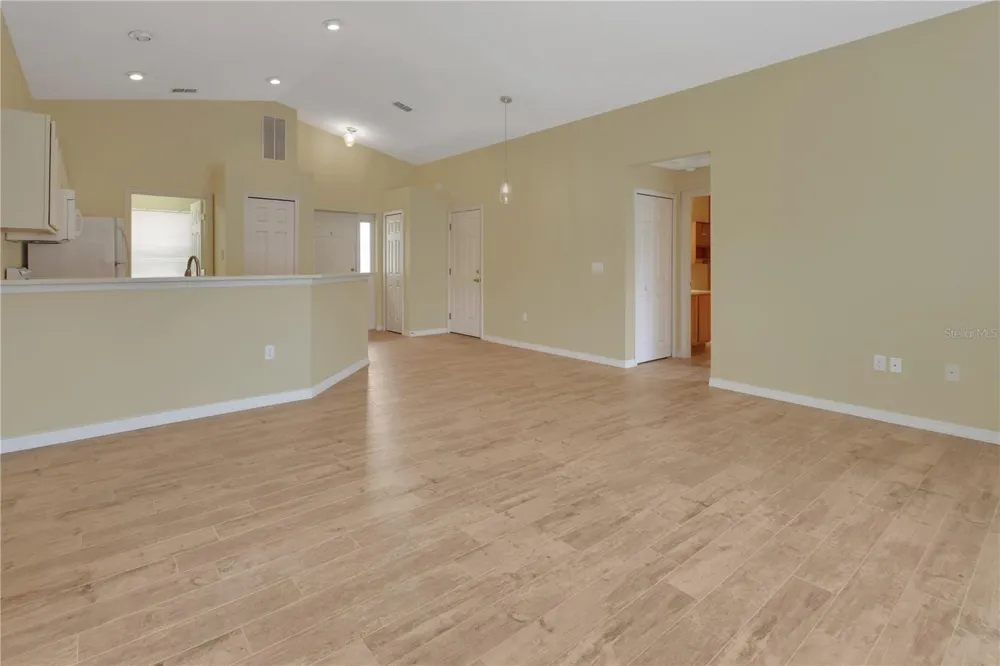210 PINE BLUFF AVENUE #210 Deland, FL 32724