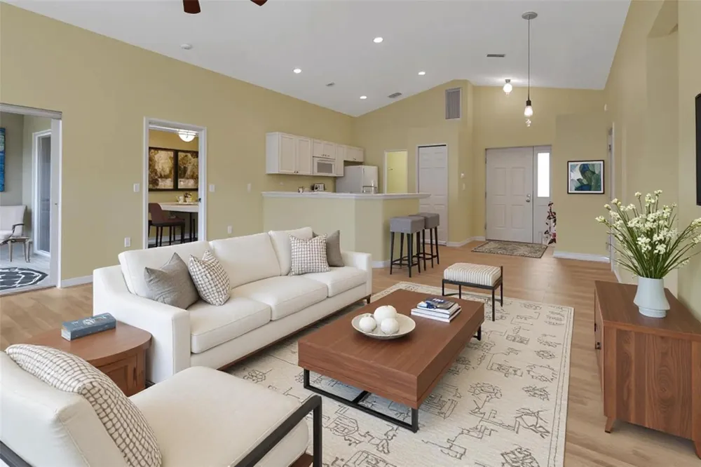 210 PINE BLUFF AVENUE #210 Deland, FL 32724
