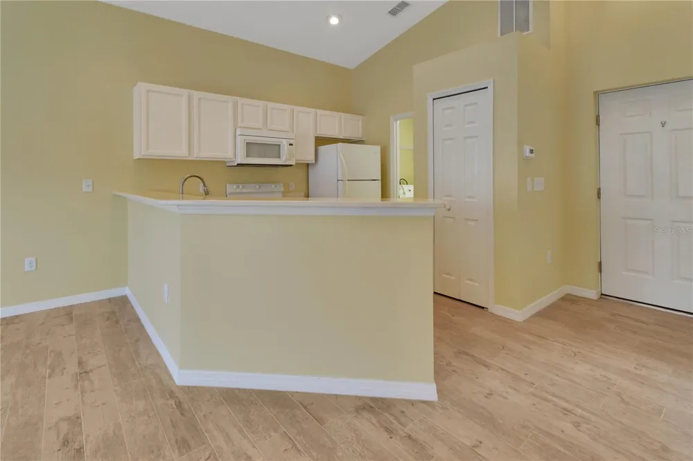 210 PINE BLUFF AVENUE #210 Deland, FL 32724