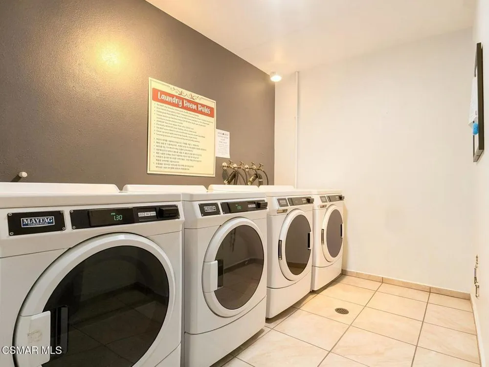 620 Gramercy Place #236 Los Angeles, CA 90005