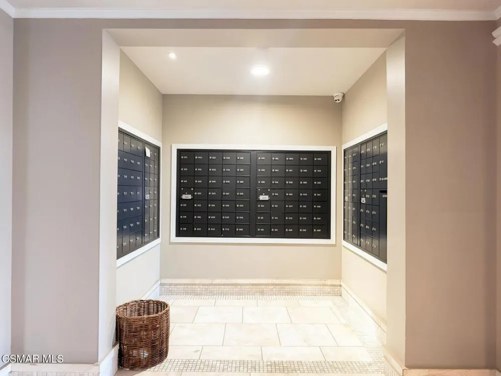 620 Gramercy Place #236 Los Angeles, CA 90005
