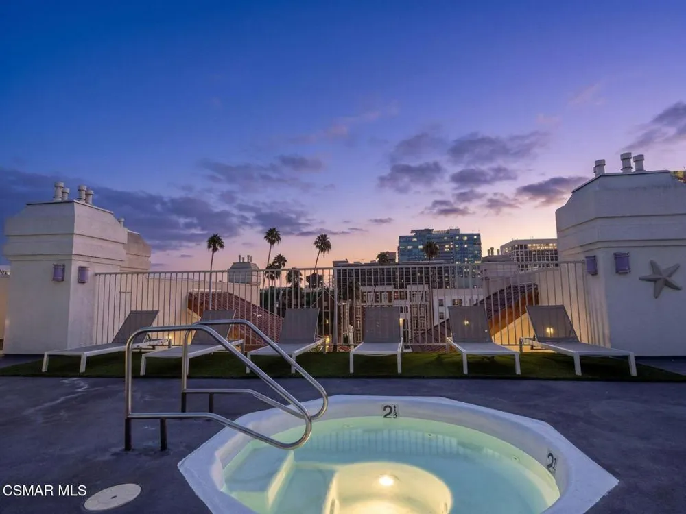 620 Gramercy Place #236 Los Angeles, CA 90005