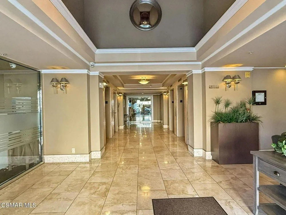 620 Gramercy Place #236 Los Angeles, CA 90005