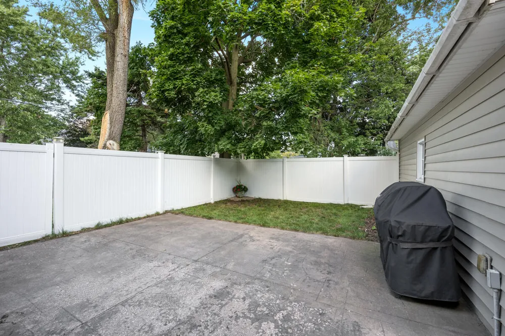 702 Graceland Street NE Grand Rapids City, MI 49505