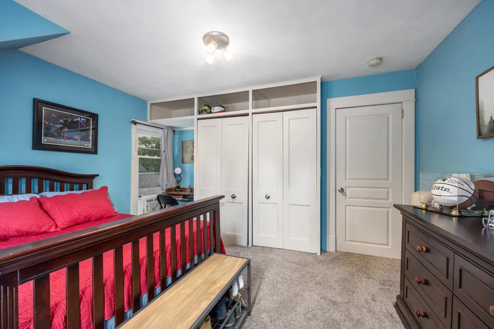 702 Graceland Street NE Grand Rapids City, MI 49505