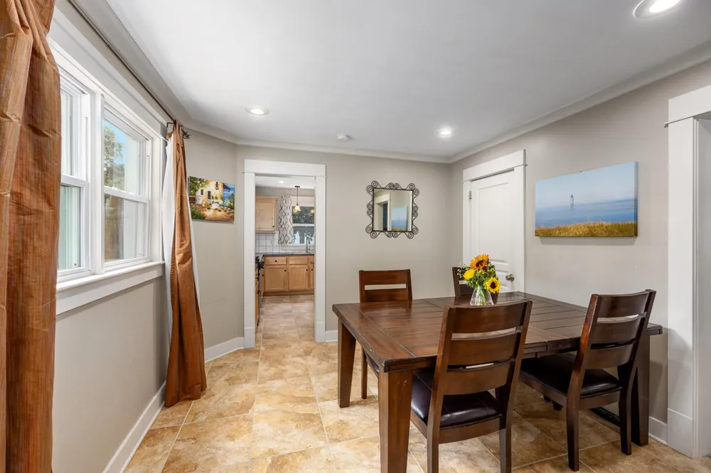 702 Graceland Street NE Grand Rapids City, MI 49505