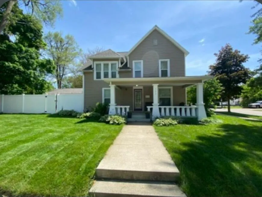 702 Graceland Street NE Grand Rapids City, MI 49505