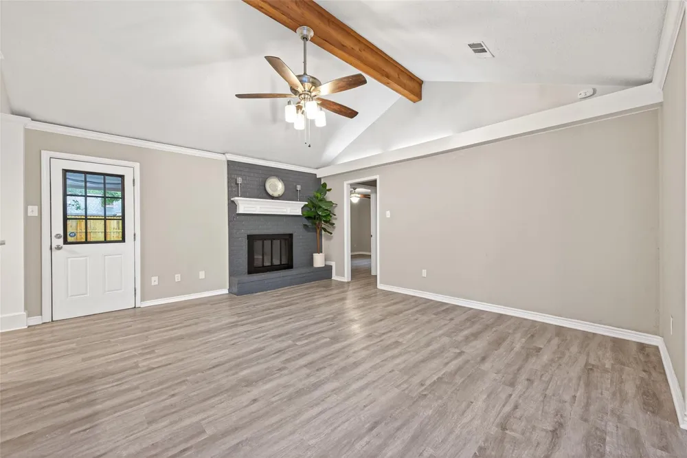 710 Equinox Street Crosby, TX 77532