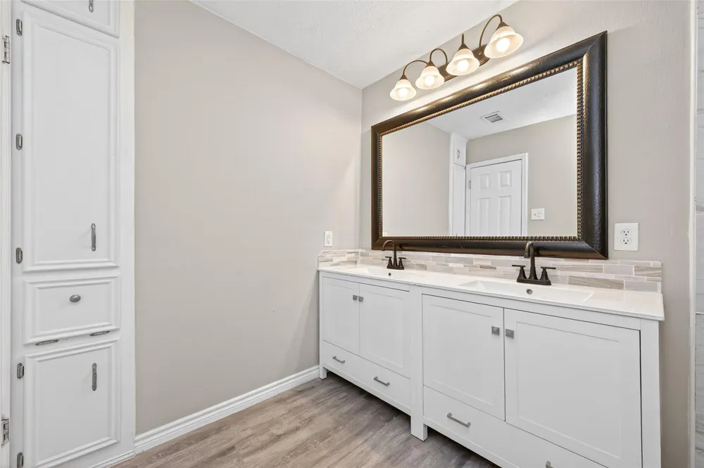 710 Equinox Street Crosby, TX 77532
