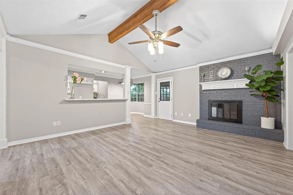 710 Equinox Street Crosby, TX 77532