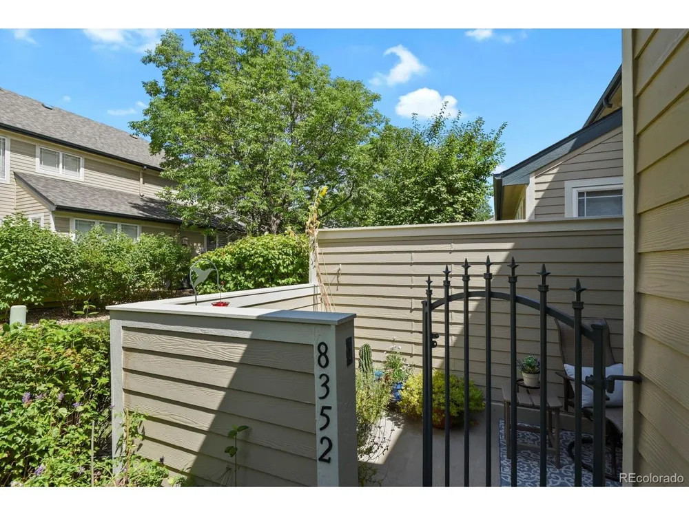 8352 S Garland Circle Littleton, CO 80128