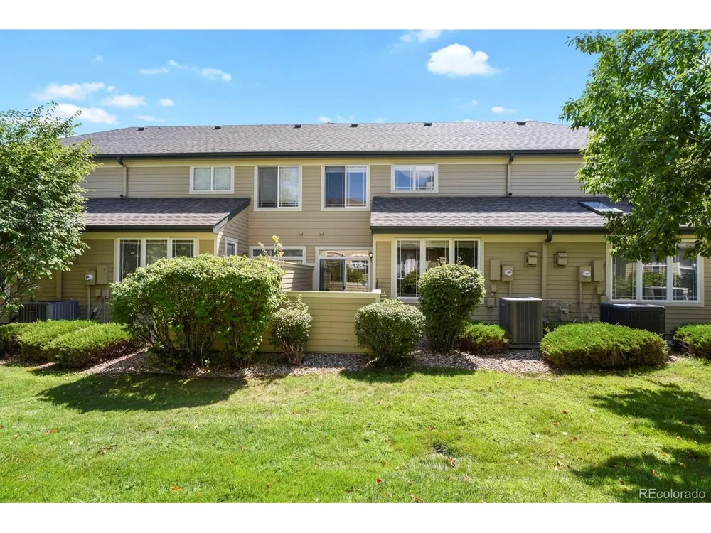 8352 S Garland Circle Littleton, CO 80128