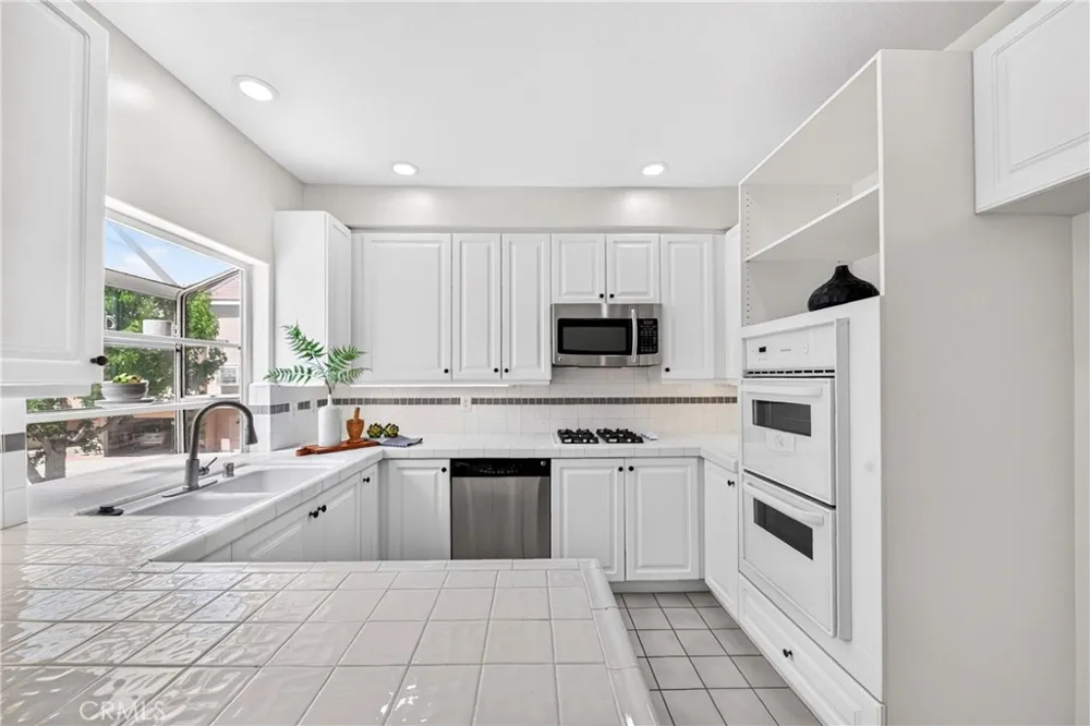 2825 Plaza Del Amo #102 Torrance, CA 90503