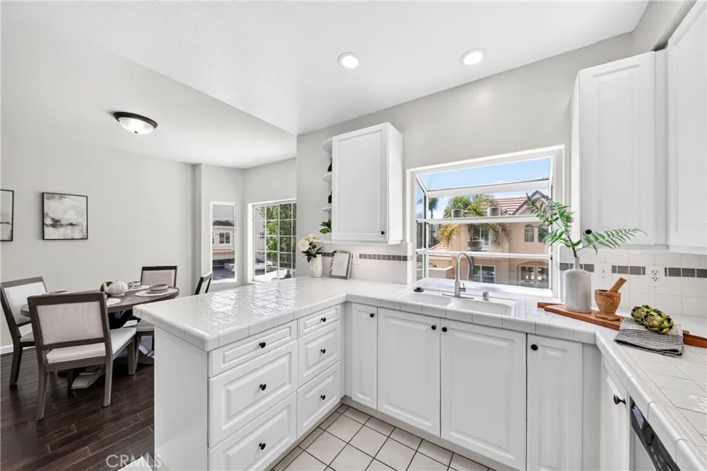 2825 Plaza Del Amo #102 Torrance, CA 90503