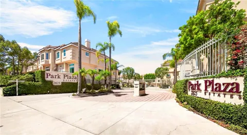 2825 Plaza Del Amo #102