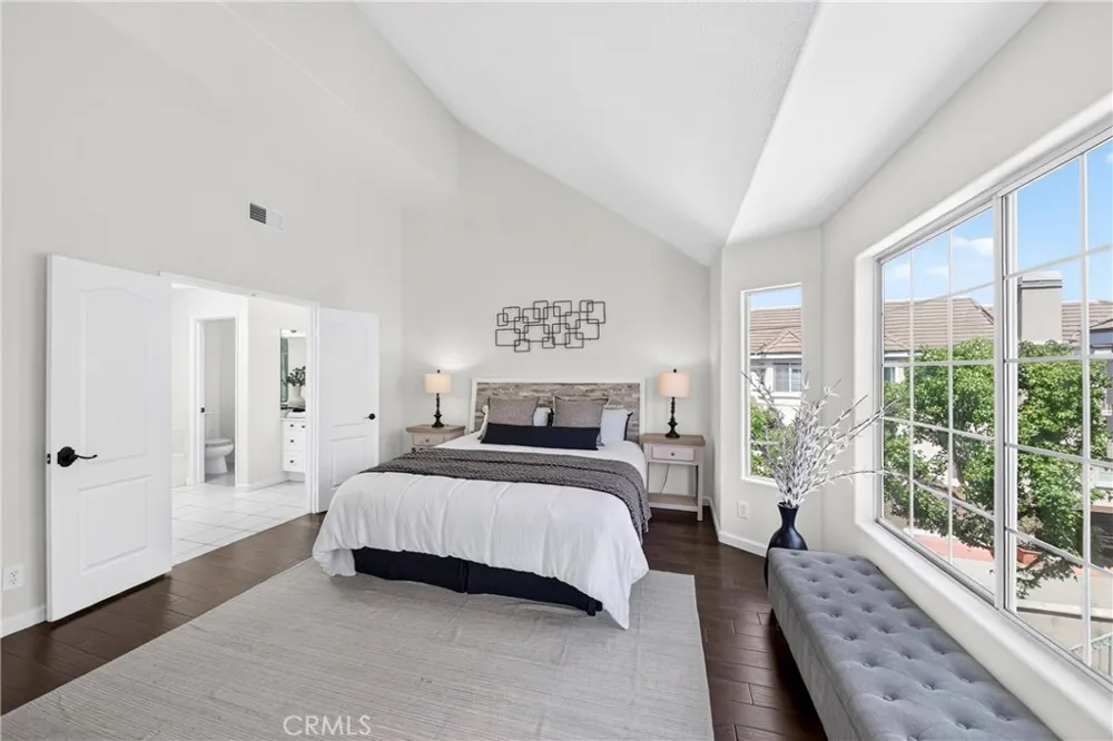 2825 Plaza Del Amo #102 Torrance, CA 90503