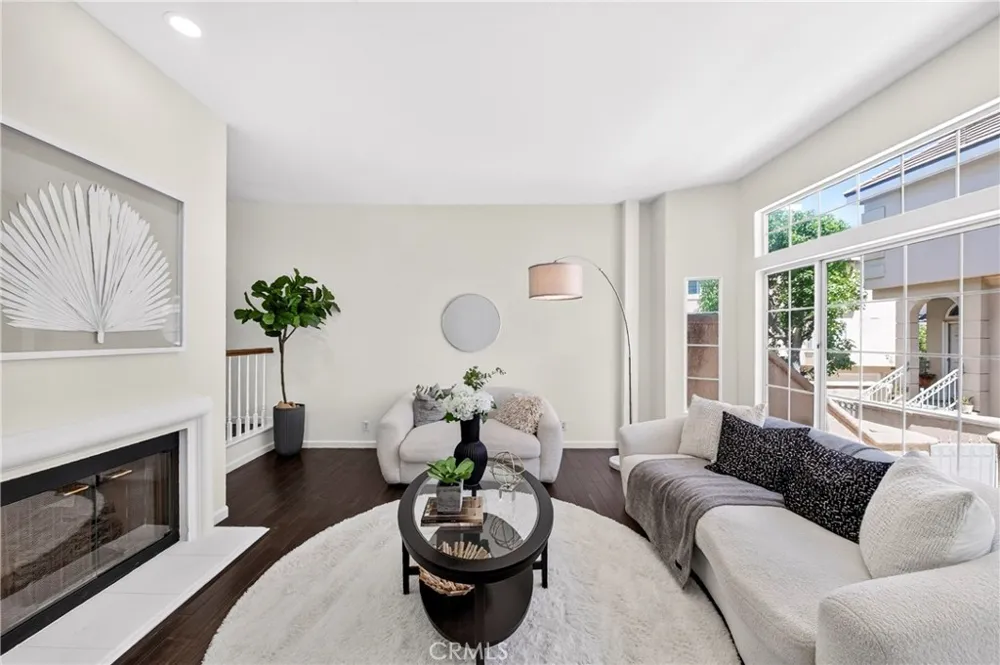 2825 Plaza Del Amo #102 Torrance, CA 90503
