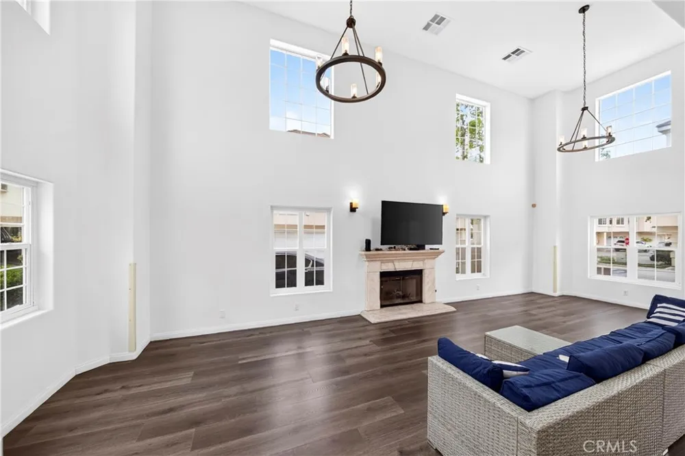 2825 Plaza Del Amo #102 Torrance, CA 90503