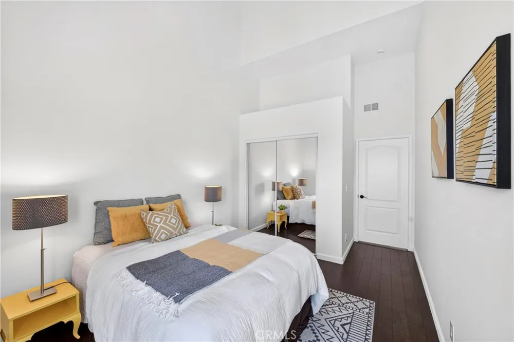 2825 Plaza Del Amo #102 Torrance, CA 90503