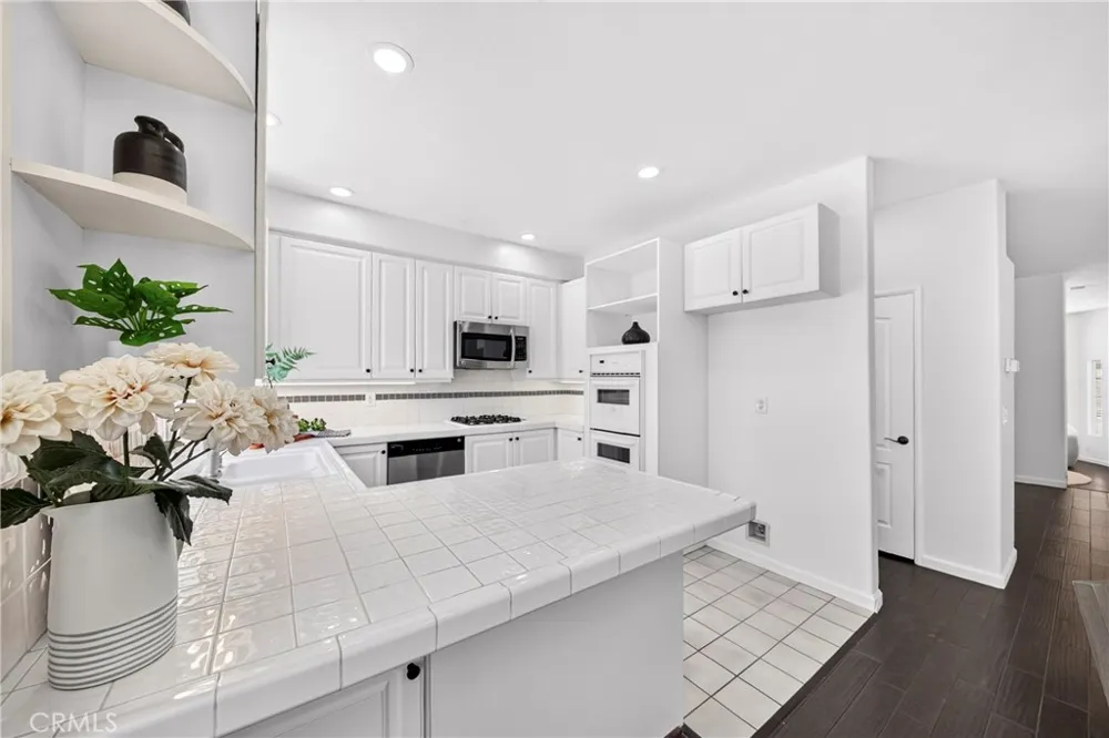 2825 Plaza Del Amo #102 Torrance, CA 90503