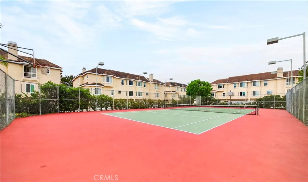 2825 Plaza Del Amo #102 Torrance, CA 90503