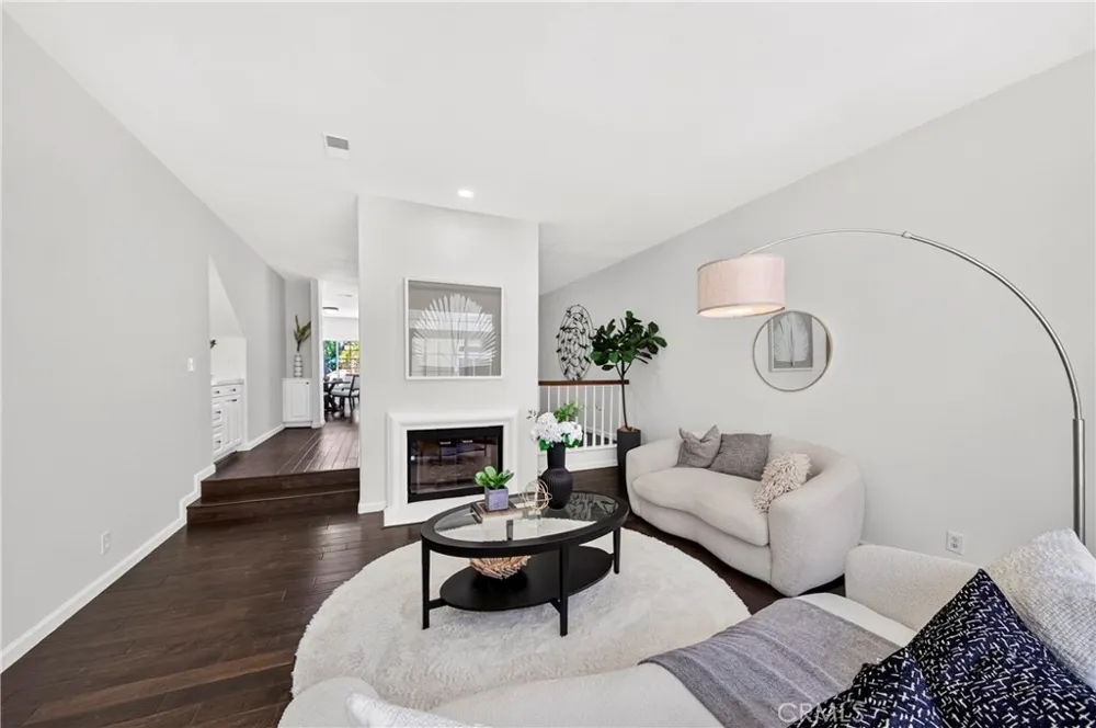 2825 Plaza Del Amo #102 Torrance, CA 90503