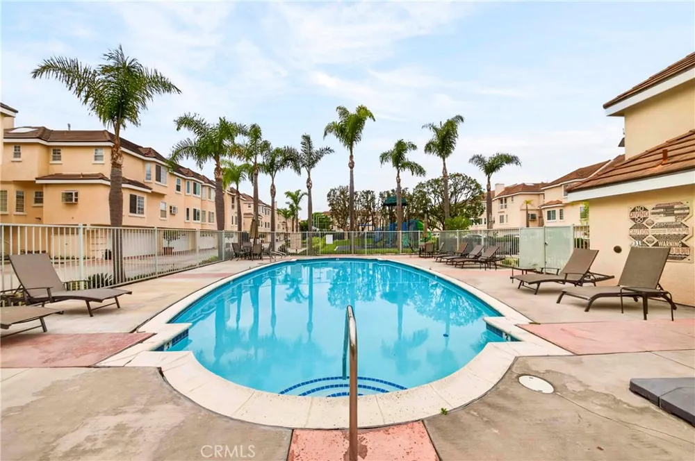 2825 Plaza Del Amo #102 Torrance, CA 90503