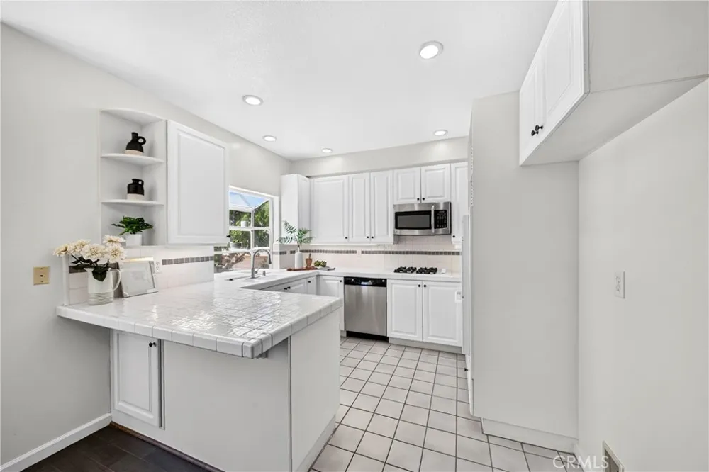 2825 Plaza Del Amo #102 Torrance, CA 90503