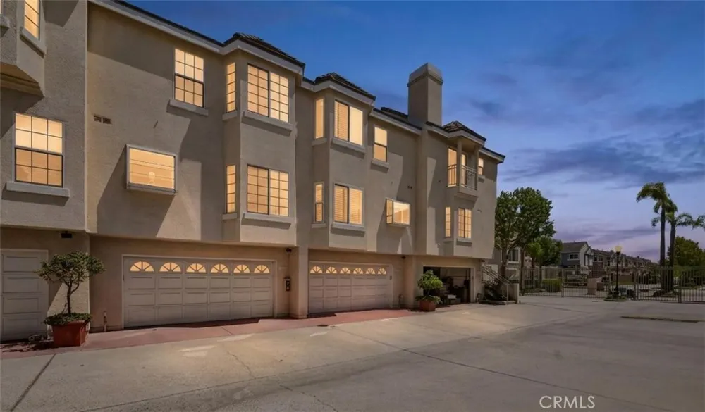 2825 Plaza Del Amo #102 Torrance, CA 90503