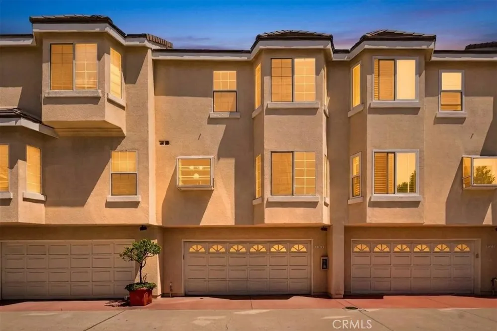 2825 Plaza Del Amo #102 Torrance, CA 90503